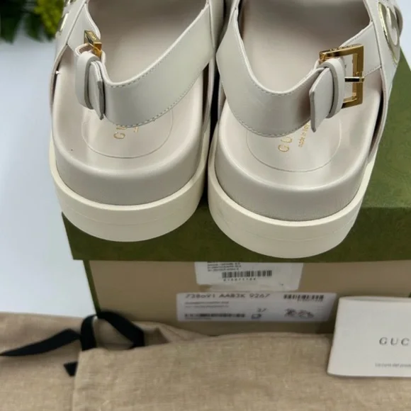 Gucci Women's Cream and Gold embellished Sandals. Size 7